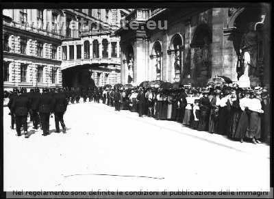 foule à Vienne - funérailles  Arc. Fr.-Ferd.1.jpg