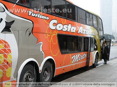 Autobus Costa Azul e guida Carlos