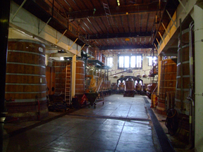 la cantina soterranea de la distilleria