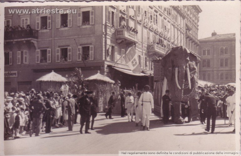 Trieste Parade B.jpg