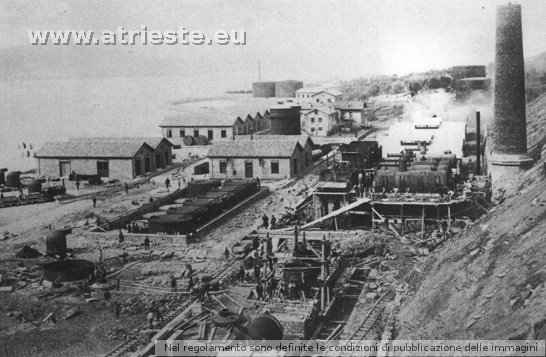 la prima rafineria in porto a San Saba in costruzion prima de la prima