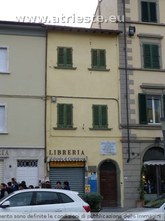 La piccola casetta dove partorì Anna Weiss, ora sita in Piazza della Vittoria.