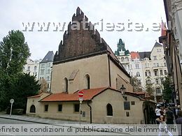 260px-Sinagoga_Vecchia-Nuova_di_Praga.jpg