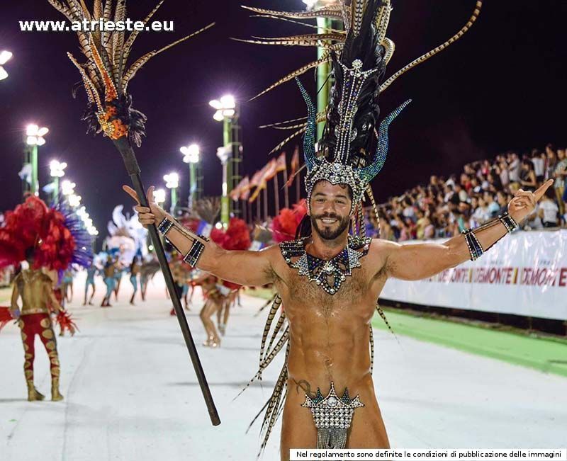 Carnaval Corrientes los mejores bailarines 2 copy.jpg