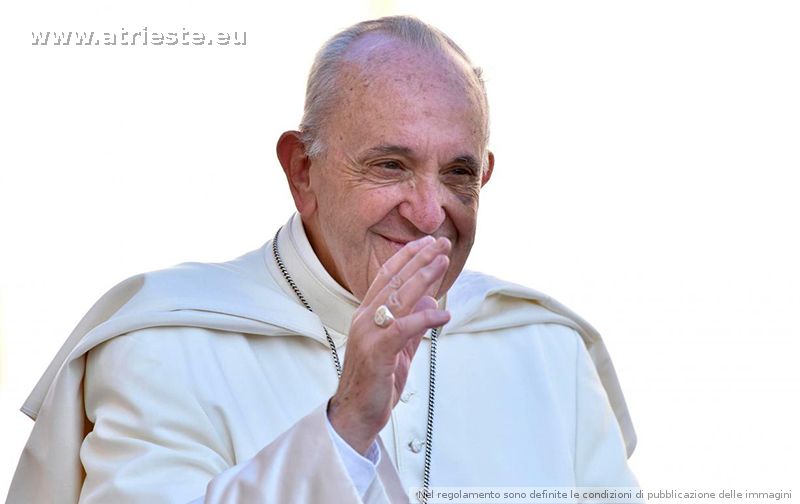 Papa Francisco septiembre 2017 con ojo morado copy.jpg
