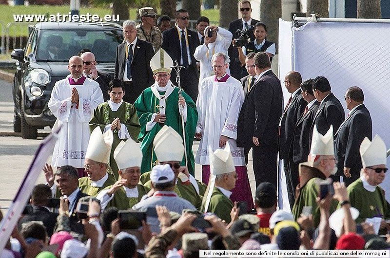 Papa Francisco Misa en Lima 2 copy.jpg