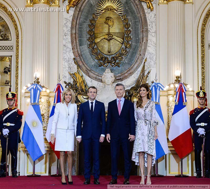 Presidente Francia Emmanuel   Macron e moglie con presidente argentino Macri e moglie..jpg