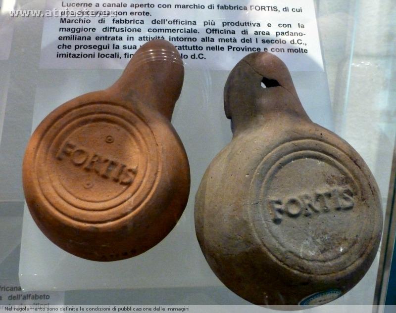 con marchio della fabbrica
