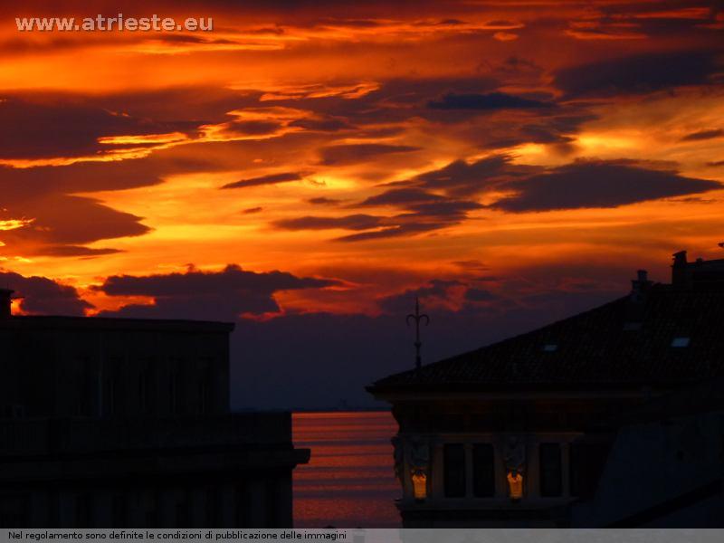www.atrieste.eu_foto_a002_tempoestratempo_corpusdominitramonto050.jpg