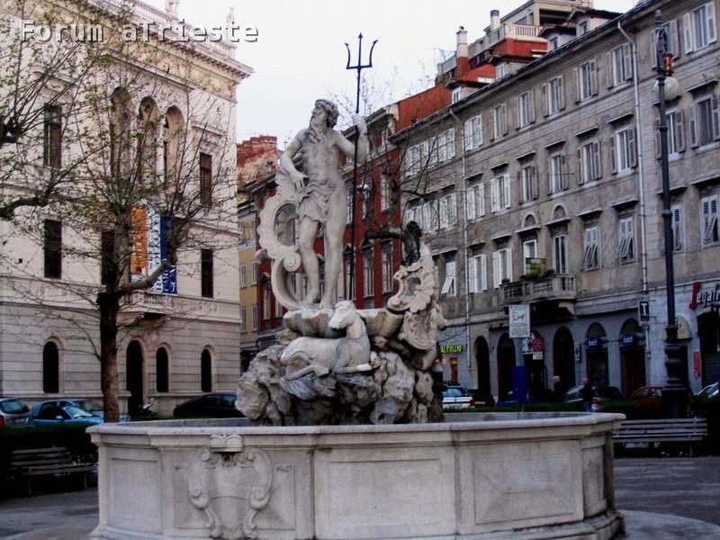 www.atrieste.eu_fotoesterne_favento_statuets_img_2401part.jpg